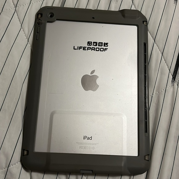 Apple iPad Air 1st generation- silver - Picture 2 of 3